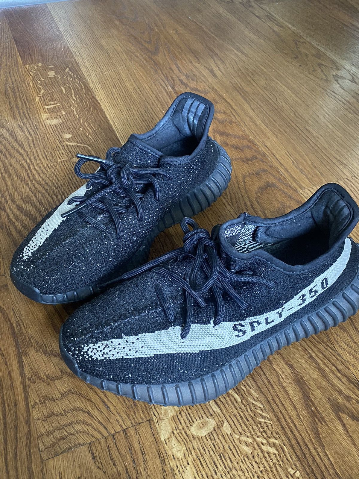 Adidas × Kanye West adidas YEEZY BOOST 350v2 Oreo Size US 6 / EU 39 - 10 Thumbnail