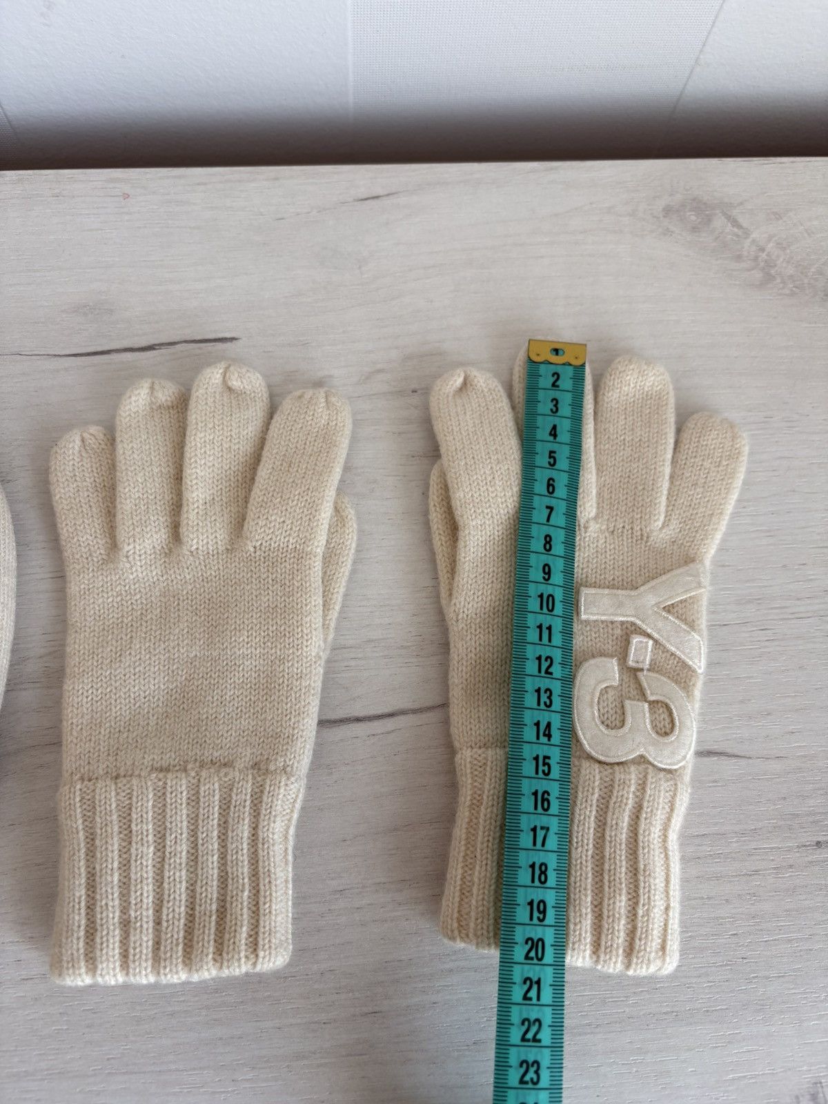 Yohji Yamamoto Y-3 Yohji Yamamoto Knit Beanie Hat & Gloves Set Cream Size S Size ONE SIZE - 21 Thumbnail