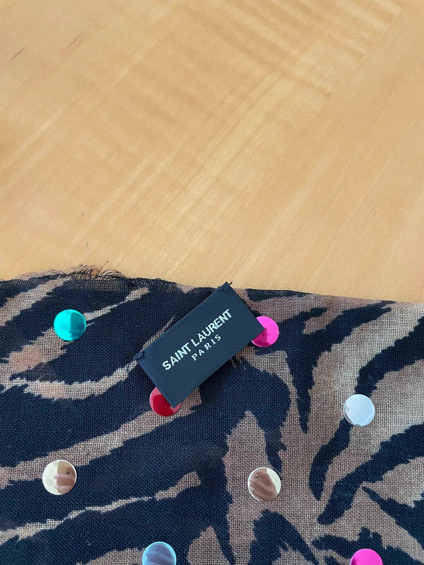 Saint Laurent Paris Saint Laurent Colorful Sequin Embellishments。Ｑ21 Size ONE SIZE - 3 Thumbnail