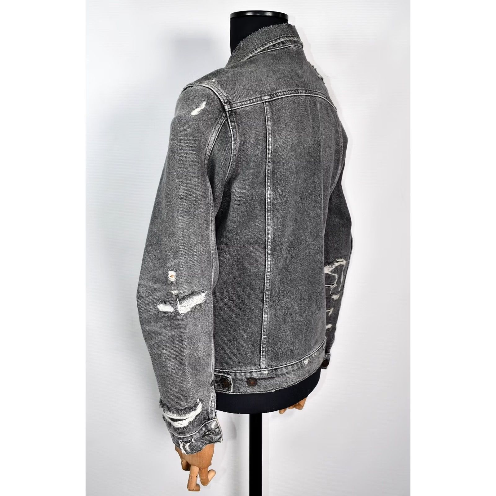 Allsaints All Saints BELTAR Denim Jacket Mens M Gray Cotton Denim Jacket Regular Fit Casual 100% Cotton Front Button Short Description Included Size US M / EU 48-50 / 2 - 3 Thumbnail