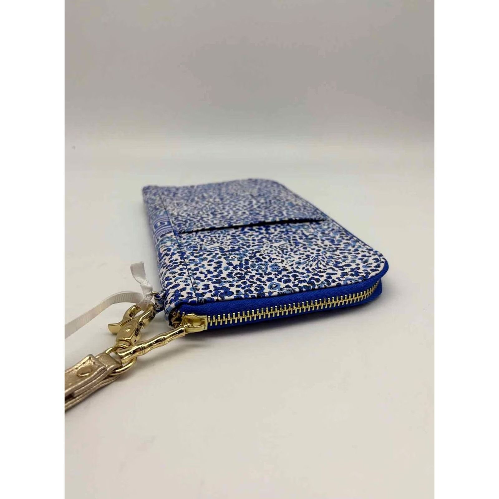 Lilly Pulitzer Pre-Owned Lilly Pulitzer Blue Wristlet Size ONE SIZE - 5 Thumbnail