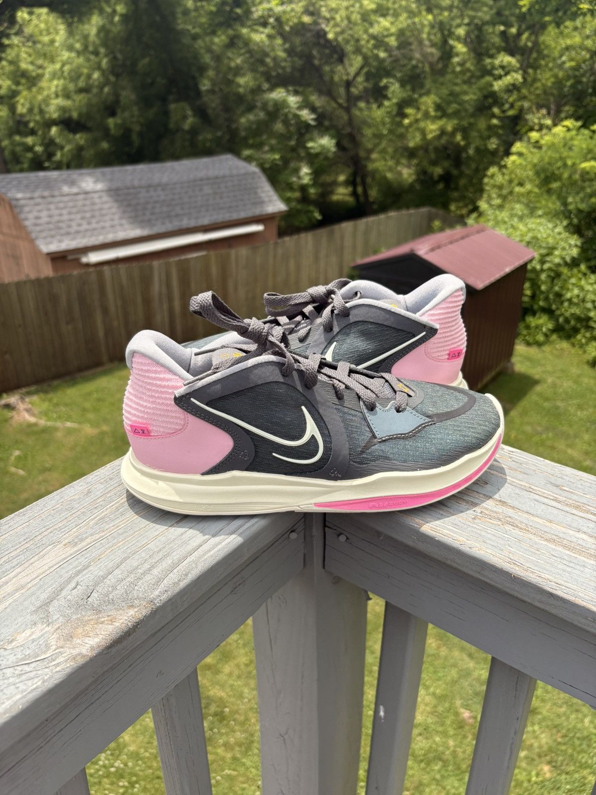 Nike Kyrie low 5 preservation Size US 7.5 / EU 40-41 - 2 Thumbnail