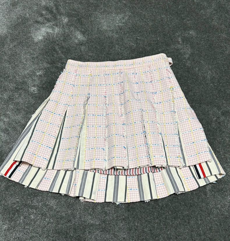 Thom Browne Pink Pleated Skirt by Thom Browne-dmc Size 40" / US 18 - 1 Thumbnail