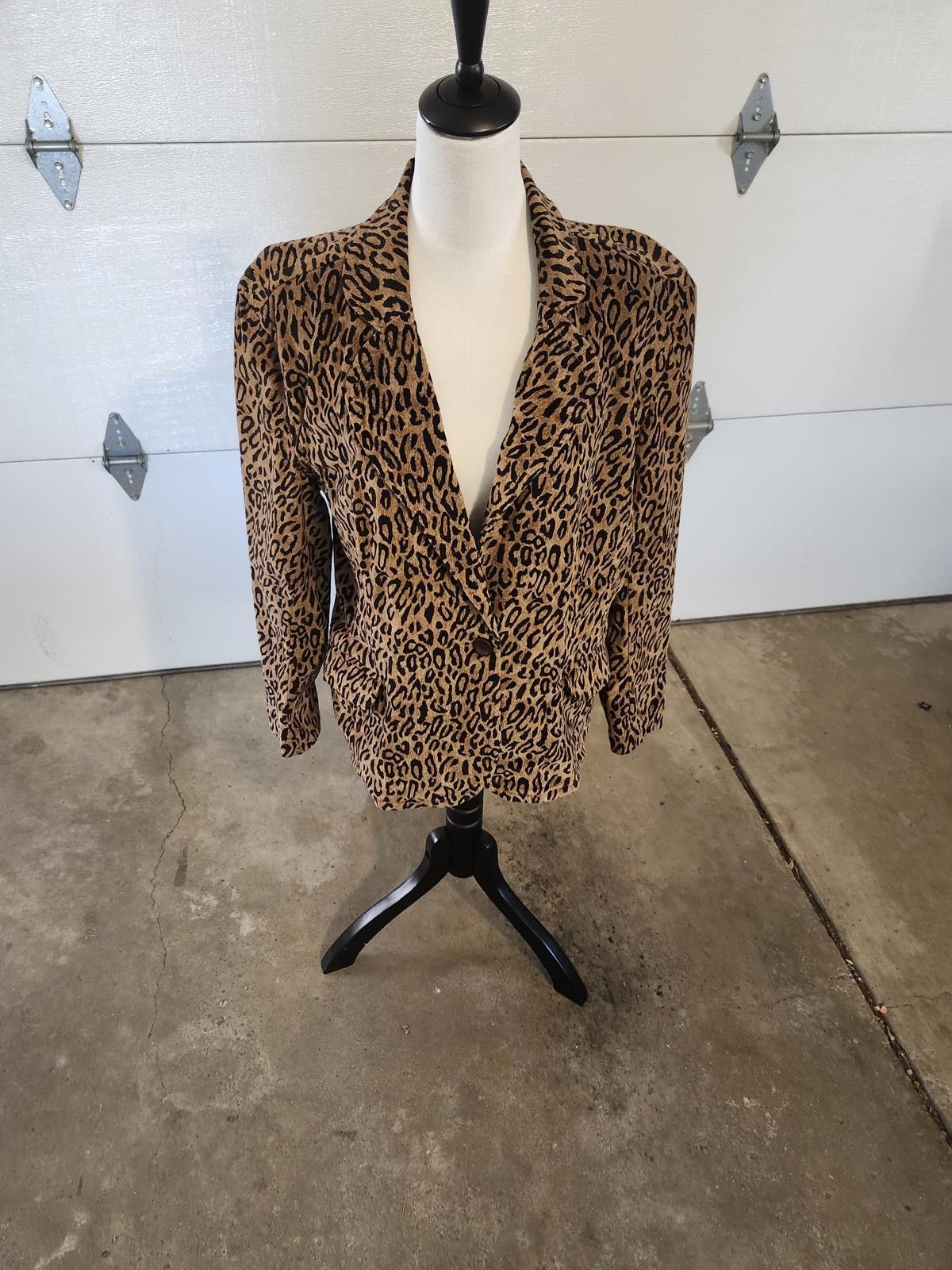 Designer Cheeta blazer by Kikit Size XL / US 12-14 / IT 48-50 - 1 Thumbnail