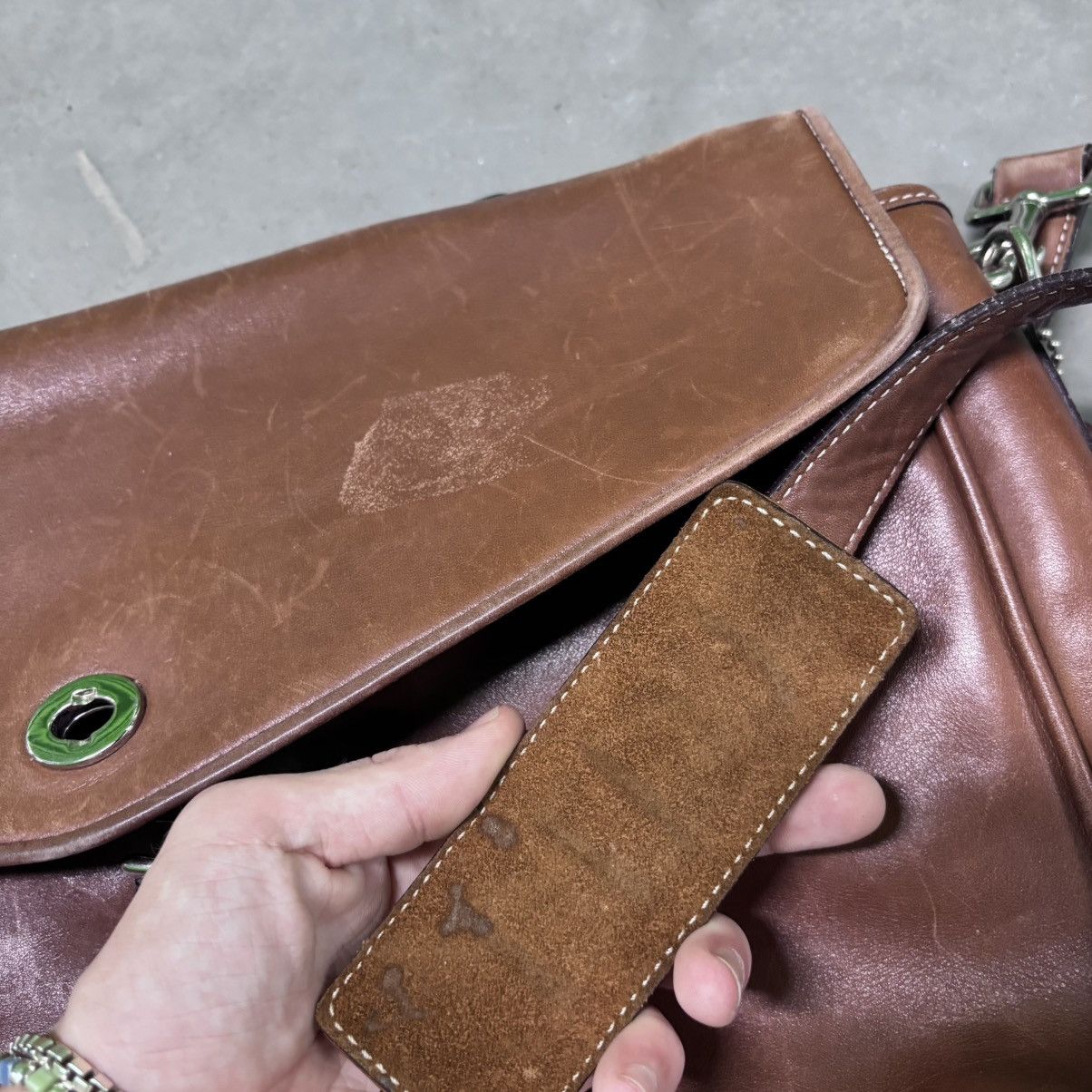 Coach × Vintage Vintage Coach Tan Leather Messenger Shoulder Bag Size ONE SIZE - 9 Thumbnail