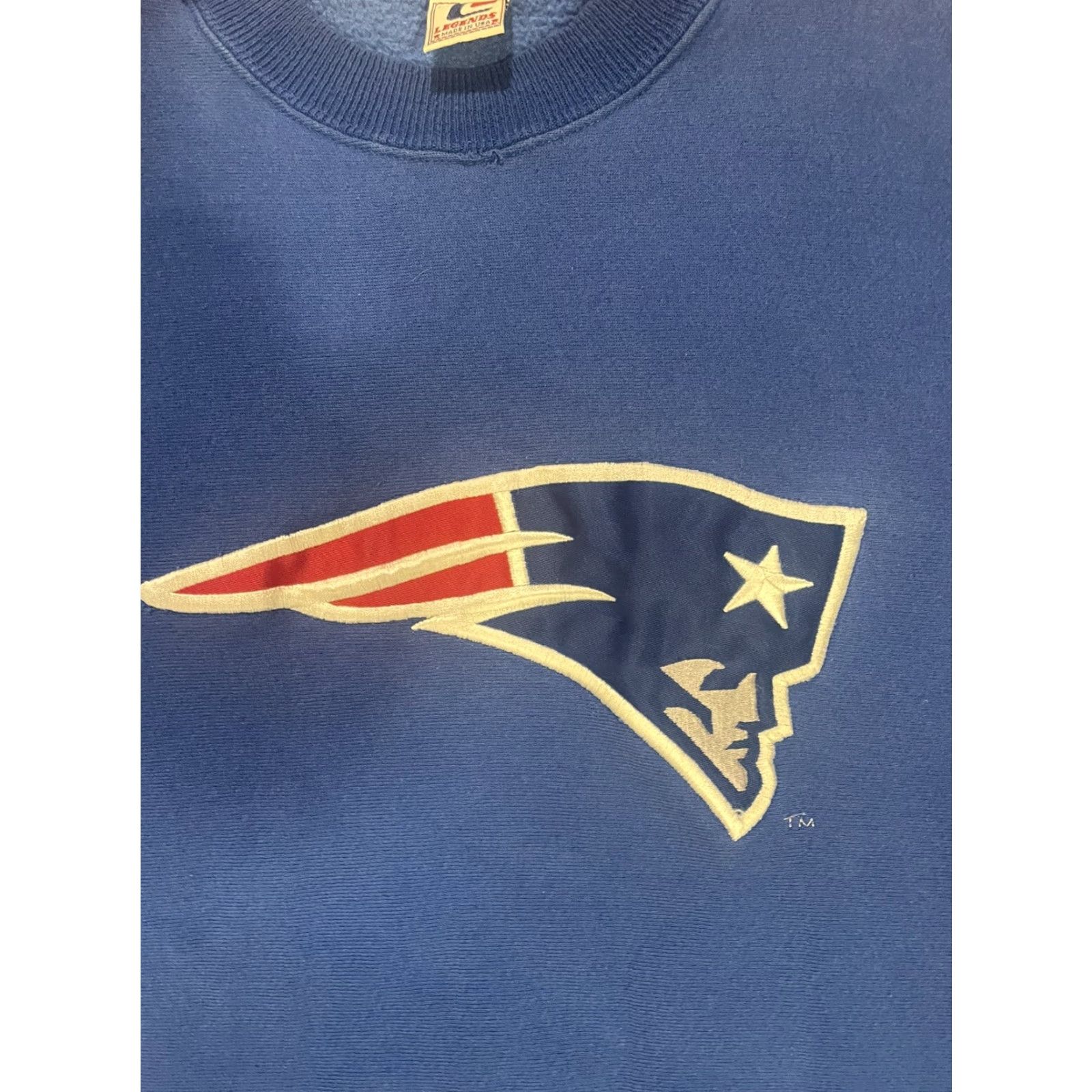 Vintage VINTAGE Legends Athletic New England Patriots Crewneck Pullover Shirt Men M Blue Embroidered Logo 90s Sports Size US M / EU 48-50 / 2 - 7 Thumbnail