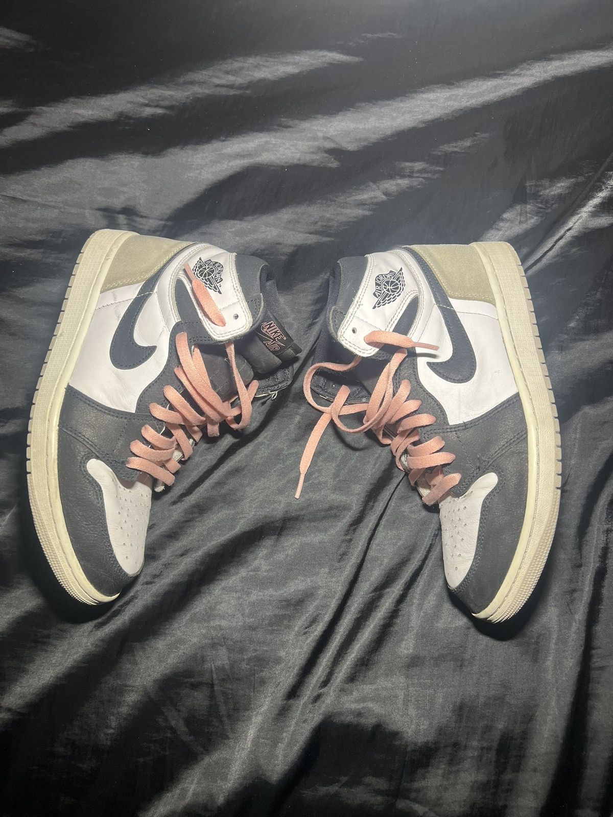 Jordan Brand Jordan 1 Retro High OG Bleached Coral Size US 10 / EU 43 - 7 Thumbnail