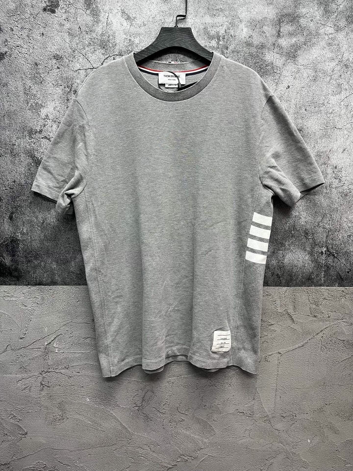 Thom Browne Thom Browne Classic Four-Bar Short-Sleeve Size US L / EU 52-54 / 3 - 1 Thumbnail