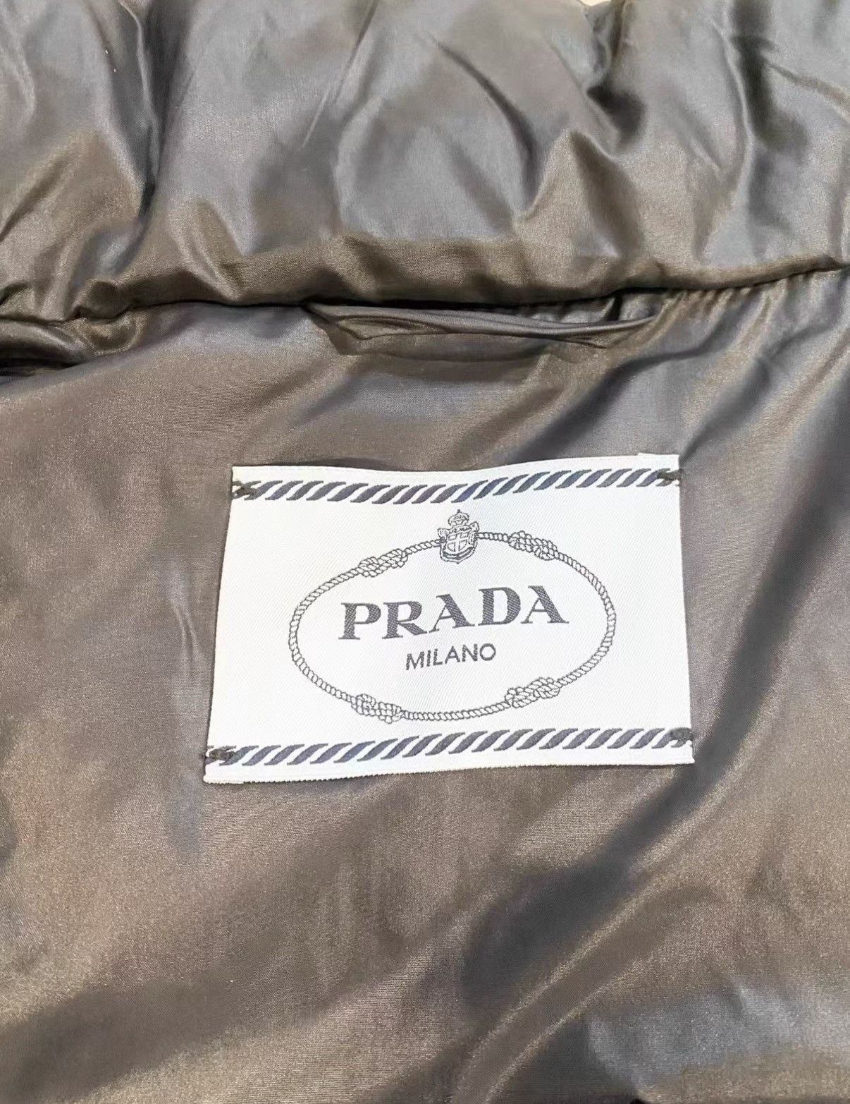 Prada Prada Classic Black Hooded Down Coat J33 Size S / US 4 / IT 40 - 6 Thumbnail