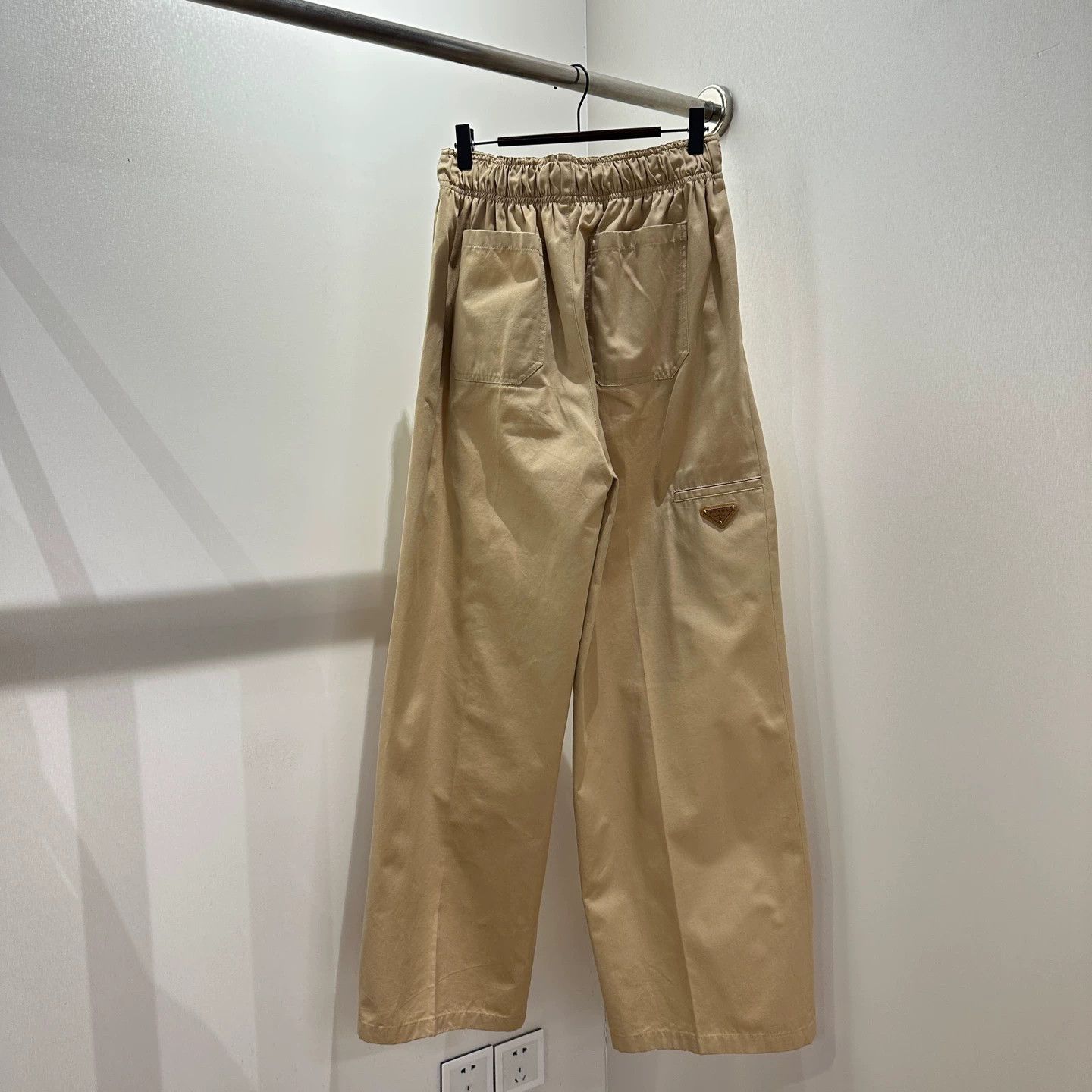 Prada Prada may432 khaki triangle logo cargo pants 38 Size 26" / US 2 / IT 38 - 1 Thumbnail