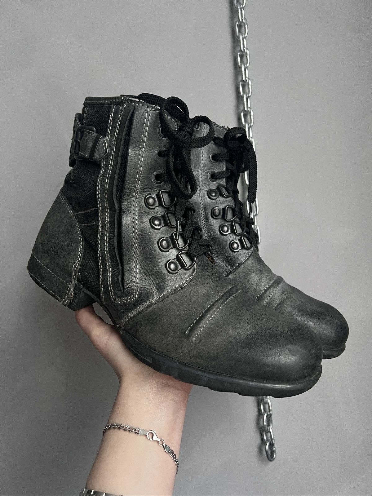 Avant garde leather ankle moto boots Replay guidi style