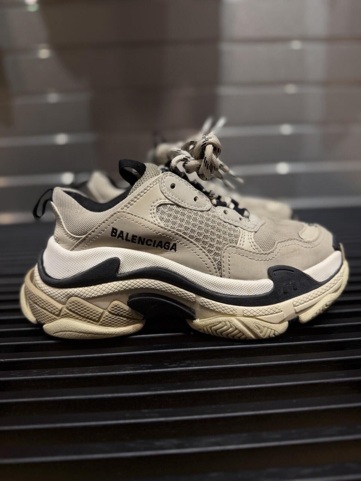 Balenciaga Balenciaga Triple S Chunky Sneakers Size 35EU/5US (W) Size US 5 / IT 35 - 10 Thumbnail