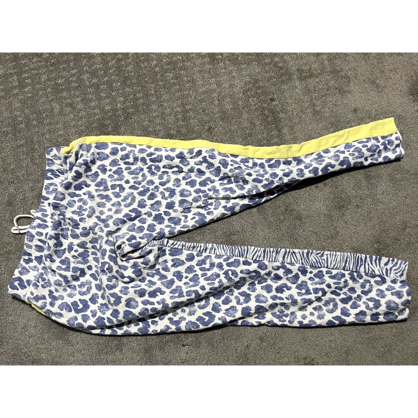 Victoria's Secret Victoria's Secret Stretch Fleece Jogger White Blue Animal Sweatpants Small Size 28" / US 6 / IT 42 - 4 Thumbnail