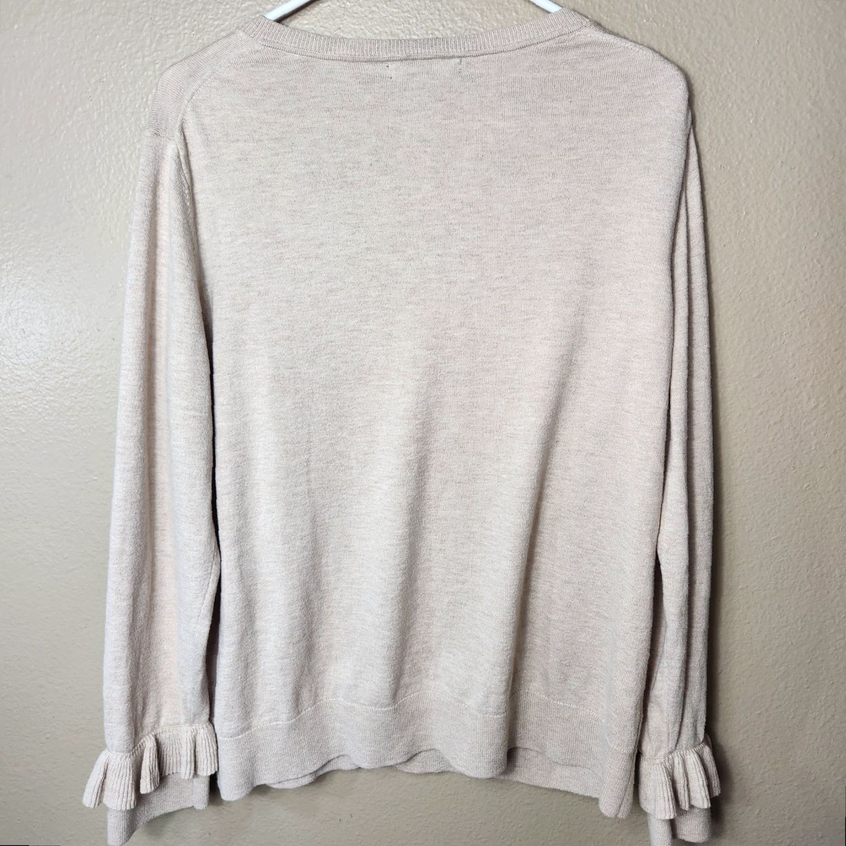 Banana Republic Banana Republic Womens XL Beige Cotton Blend Ruffle Cuff V-neck Sweater Size XL / US 12-14 / IT 48-50 - 6 Thumbnail