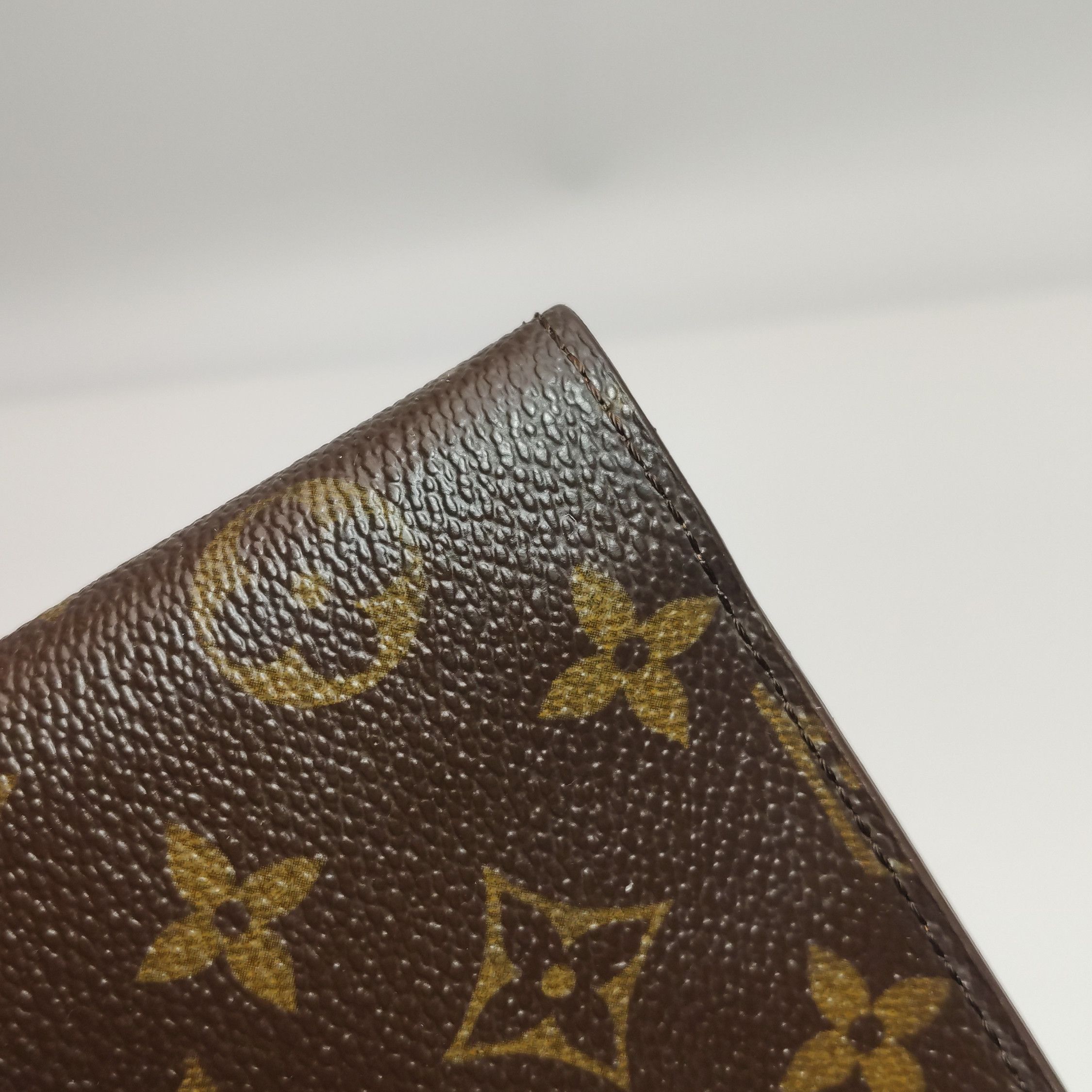 Louis Vuitton Louis Vuitton (LV) Small Monogram Print Vintage Notebook Co Size ONE SIZE - 6 Thumbnail