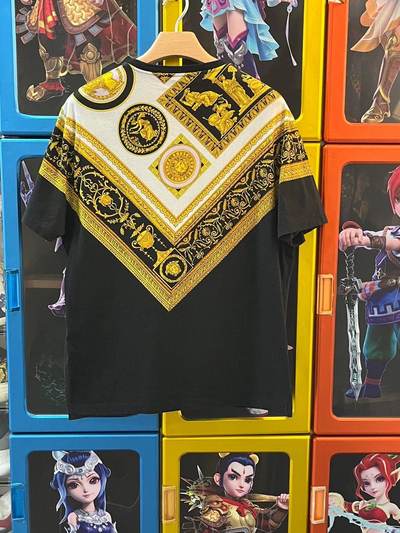 Versace Versace Printed T-shirts Size US XL / EU 56 / 4 - 2 Thumbnail