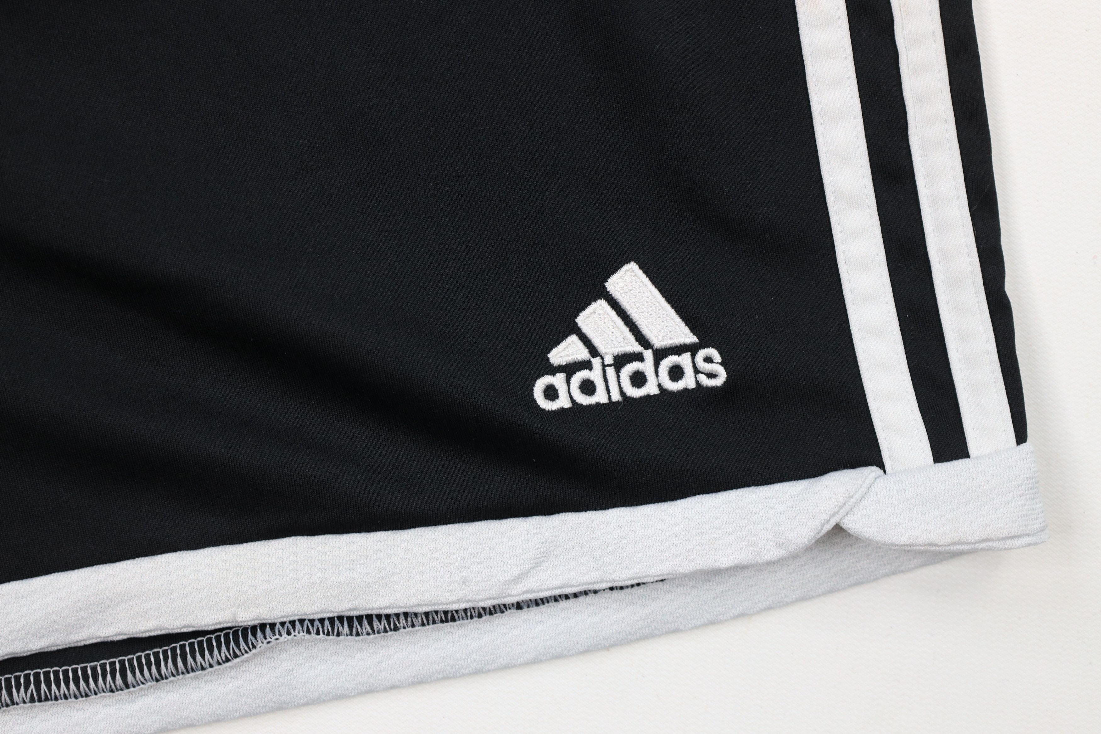 Adidas Vintage Adidas Striped Running Jogging Soccer Shorts Black Size 32" / US 10 / IT 46 - 4 Thumbnail