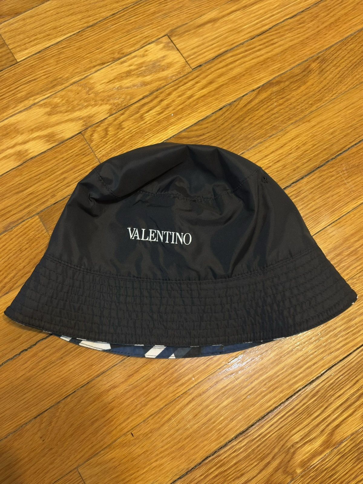 Valentino Valentino Reversible Bucket Hat Size ONE SIZE - 1 Thumbnail