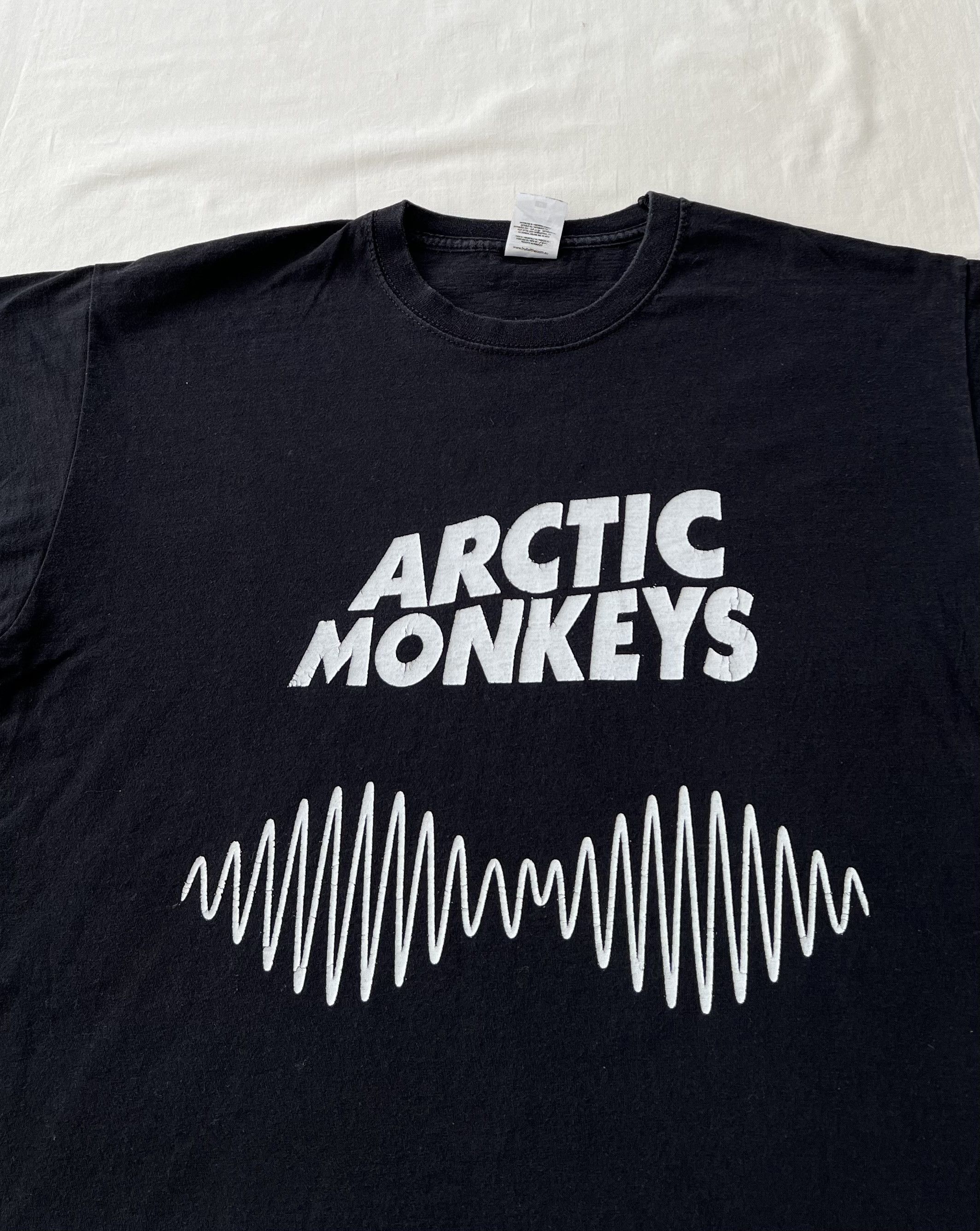 Band Tees Vintage 2000s Arctic Monkeys Black T-shirt Size US M / EU 48-50 / 2 - 3 Thumbnail