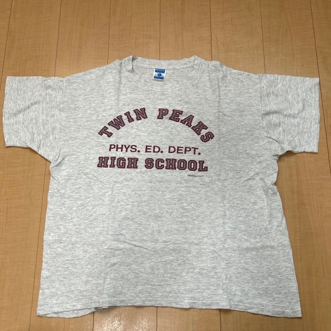 Vintage VINTAGE Twin Peaks College Logo T-Shirt Made in USA Used XL Gray Mens Size US XL / EU 56 / 4 - 2 Thumbnail