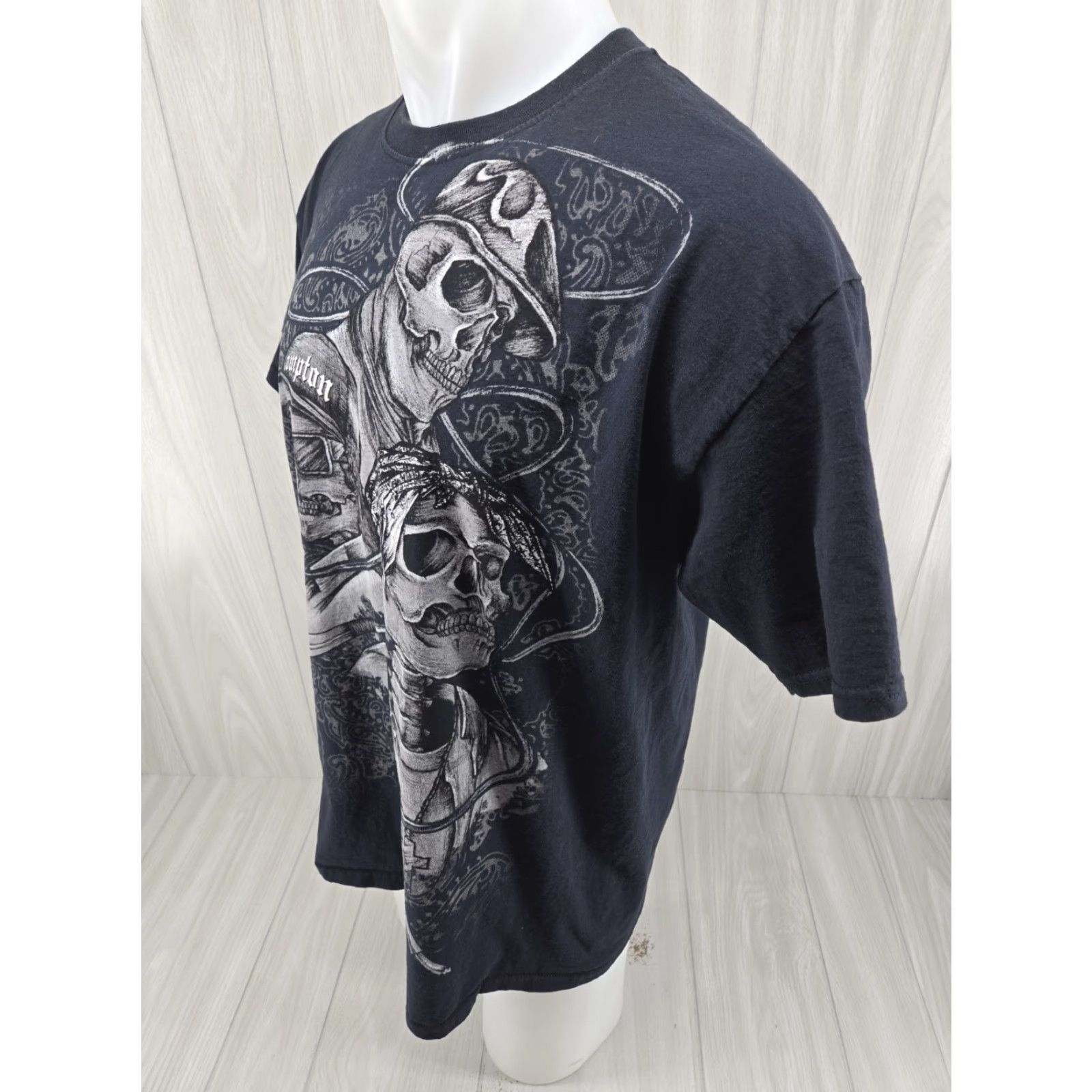 Fruit Of The Loom VINTAGE Men’s Compton Skulls With A Microphone T-shirt Black XL Size US XL / EU 56 / 4 - 5 Thumbnail