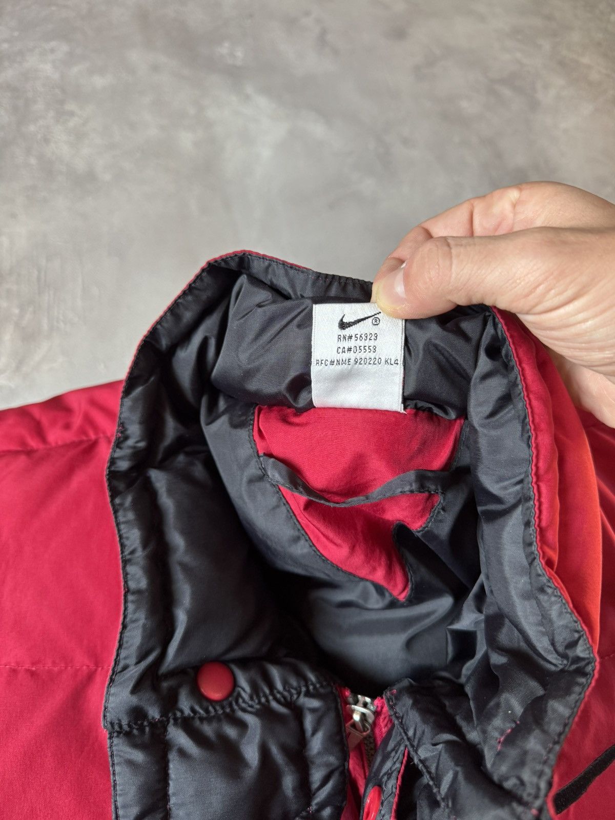 Nike Vintage Nike Big Swoosh Y2k Red Down Puffer Jacket Size US S / EU 44-46 / 1 - 13 Thumbnail