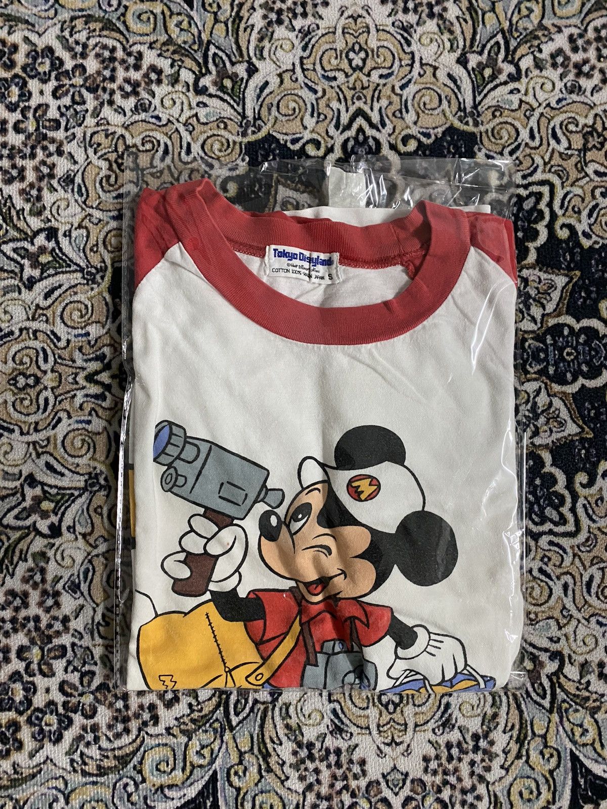 Disney 80S Tokyo Disneyland Mickey Mouse Raglan Made In Japan Size US S / EU 44-46 / 1 - 1 Thumbnail
