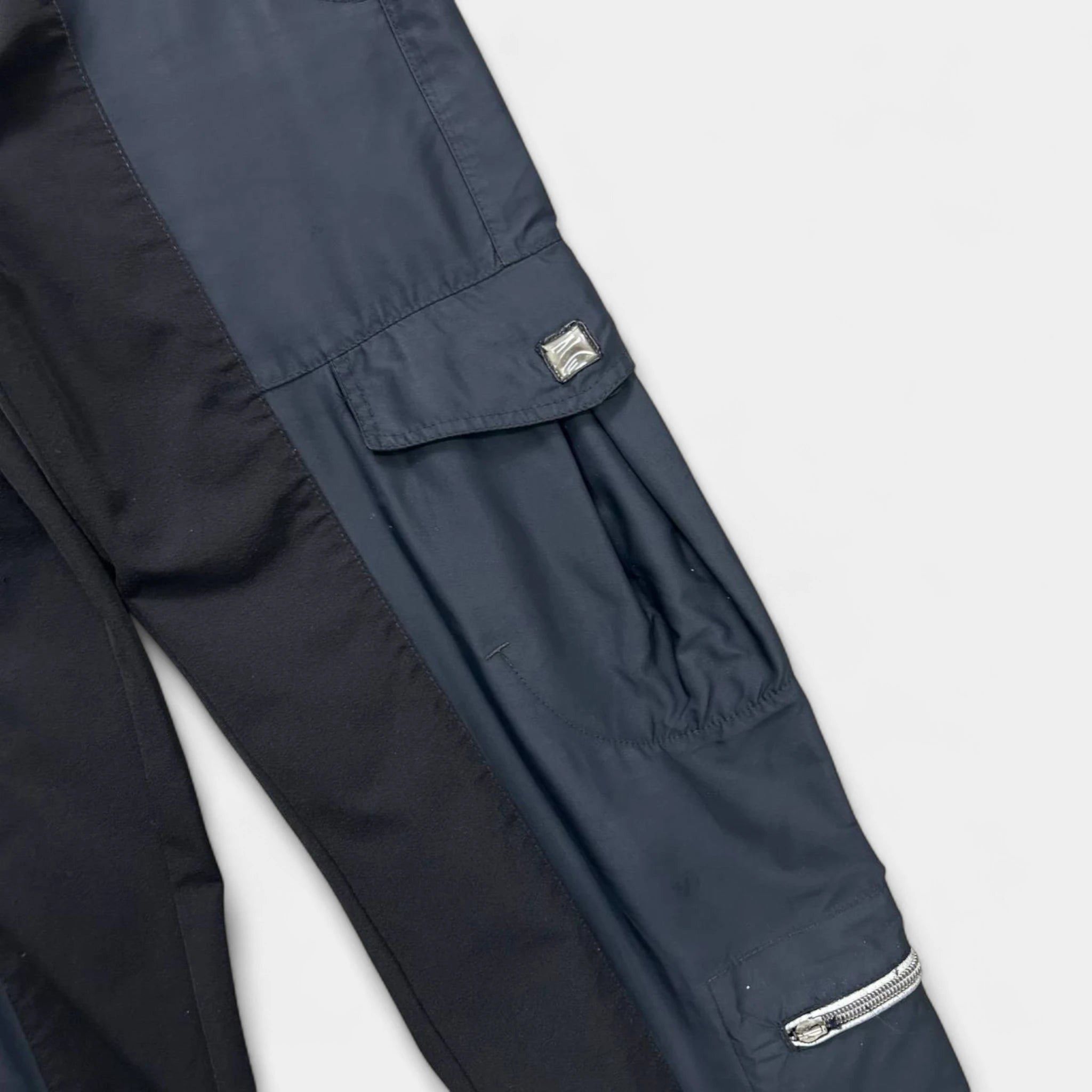 Marithe + Francois Girbaud Marithé + François Girbaud 2000s Black Navy Technical Cargo Size US 29 - 3 Thumbnail