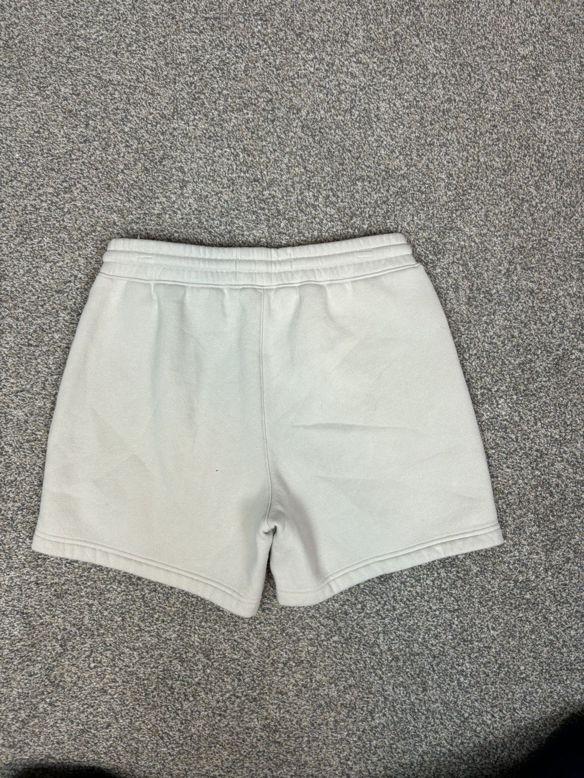Hollister Hollister mid thigh tan loose shorts Size US 32 / EU 48 - 2 Thumbnail