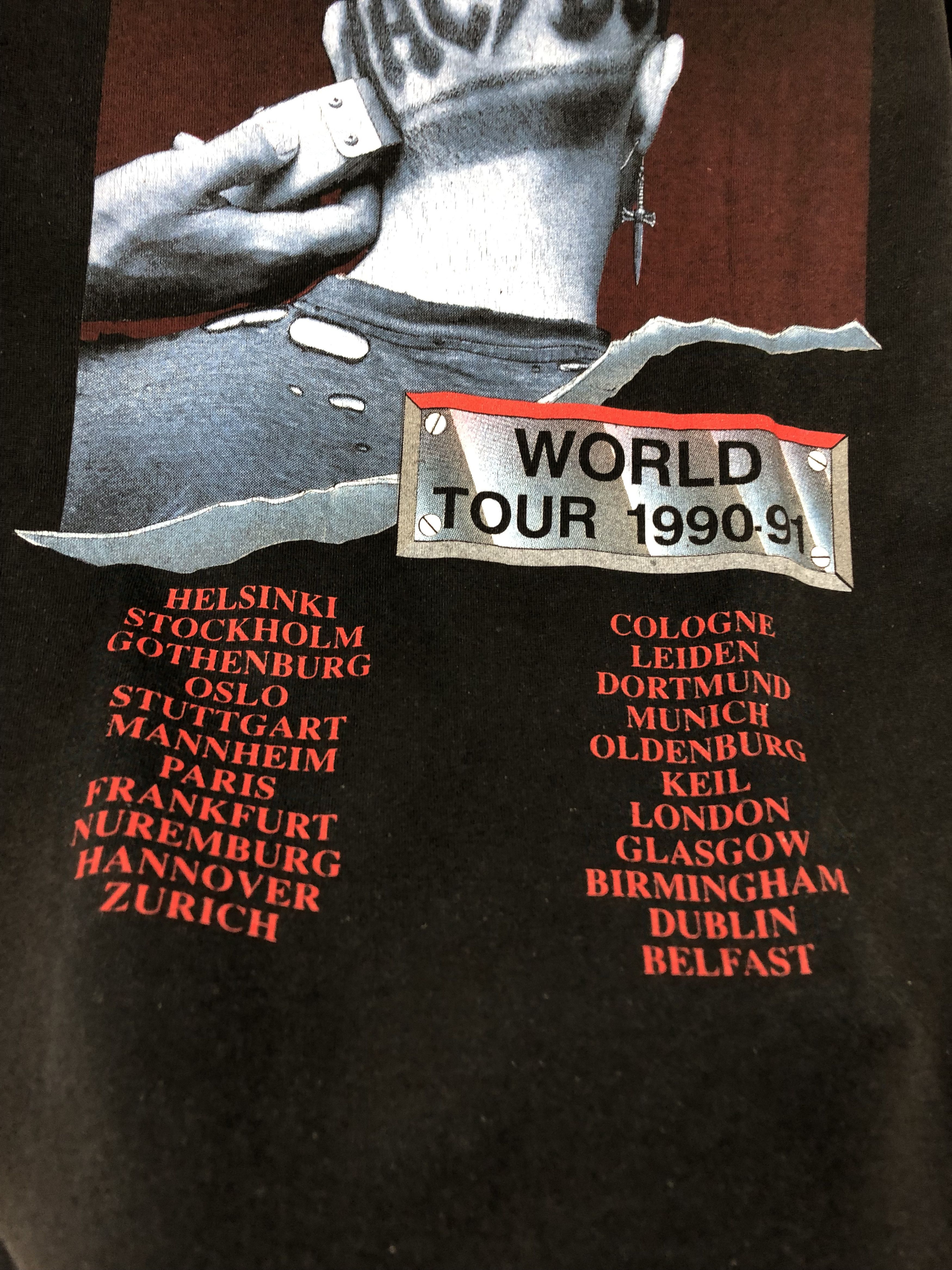 Vintage Vintage ACDC AC/DC 1991 World Tour Back in Black Shirt Tee Size US L / EU 52-54 / 3 - 12 Thumbnail