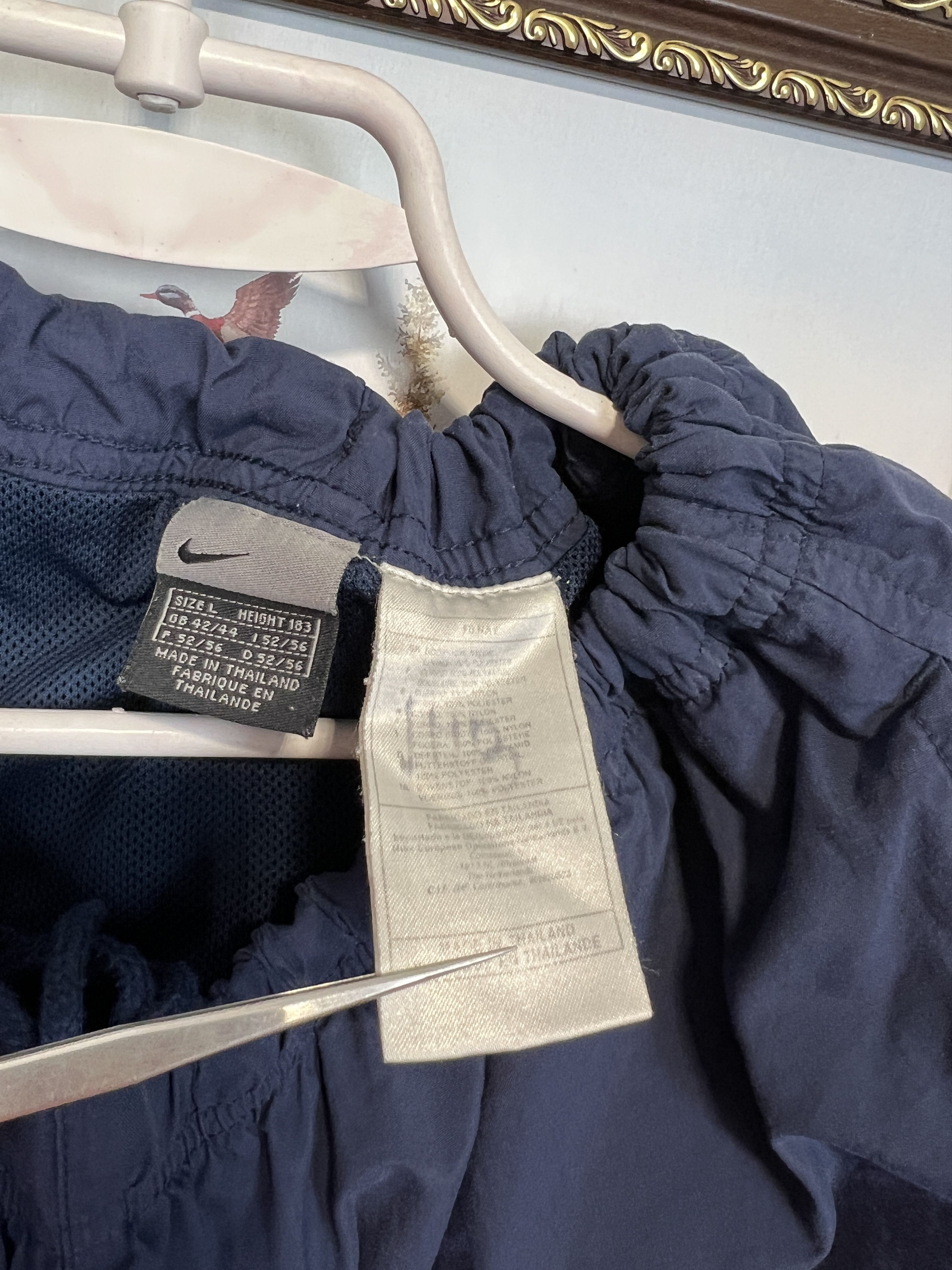 Nike Vintage Nike Shorts Rare Swoosh Athletic Run Hype Y2K Size US 34 / EU 50 - 8 Thumbnail