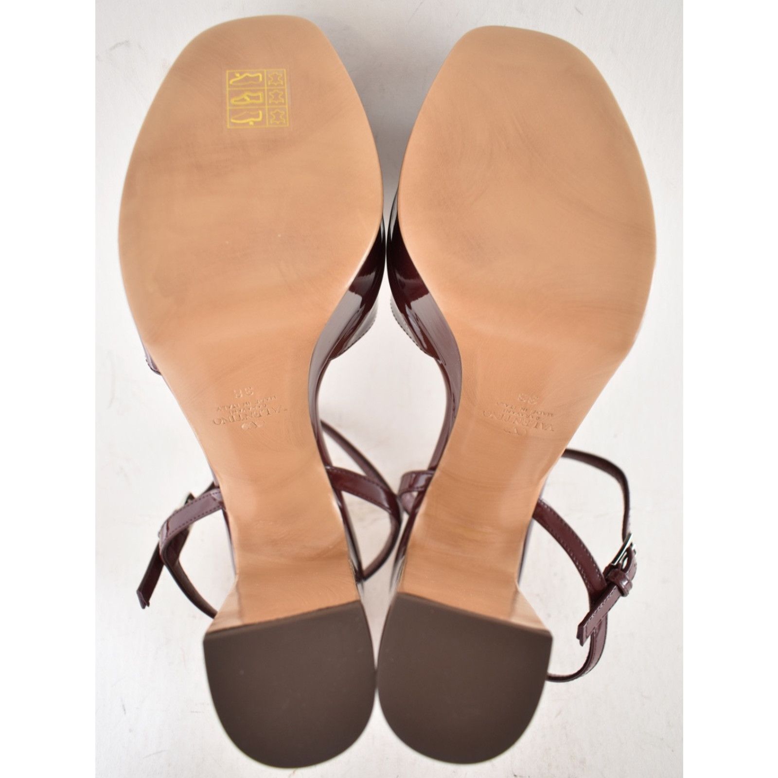 Valentino Valentino VLogo Burgundy Patent Platform Sandal 38 Size US 8 / IT 38 - 18 Thumbnail