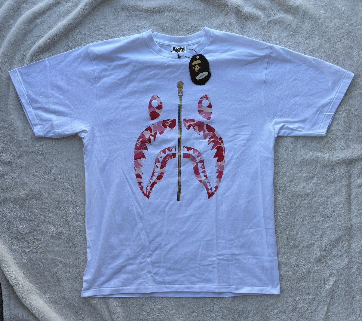 Bape Bape White/Pink Camo Shark Tee Size US XL / EU 56 / 4 - 1 Thumbnail