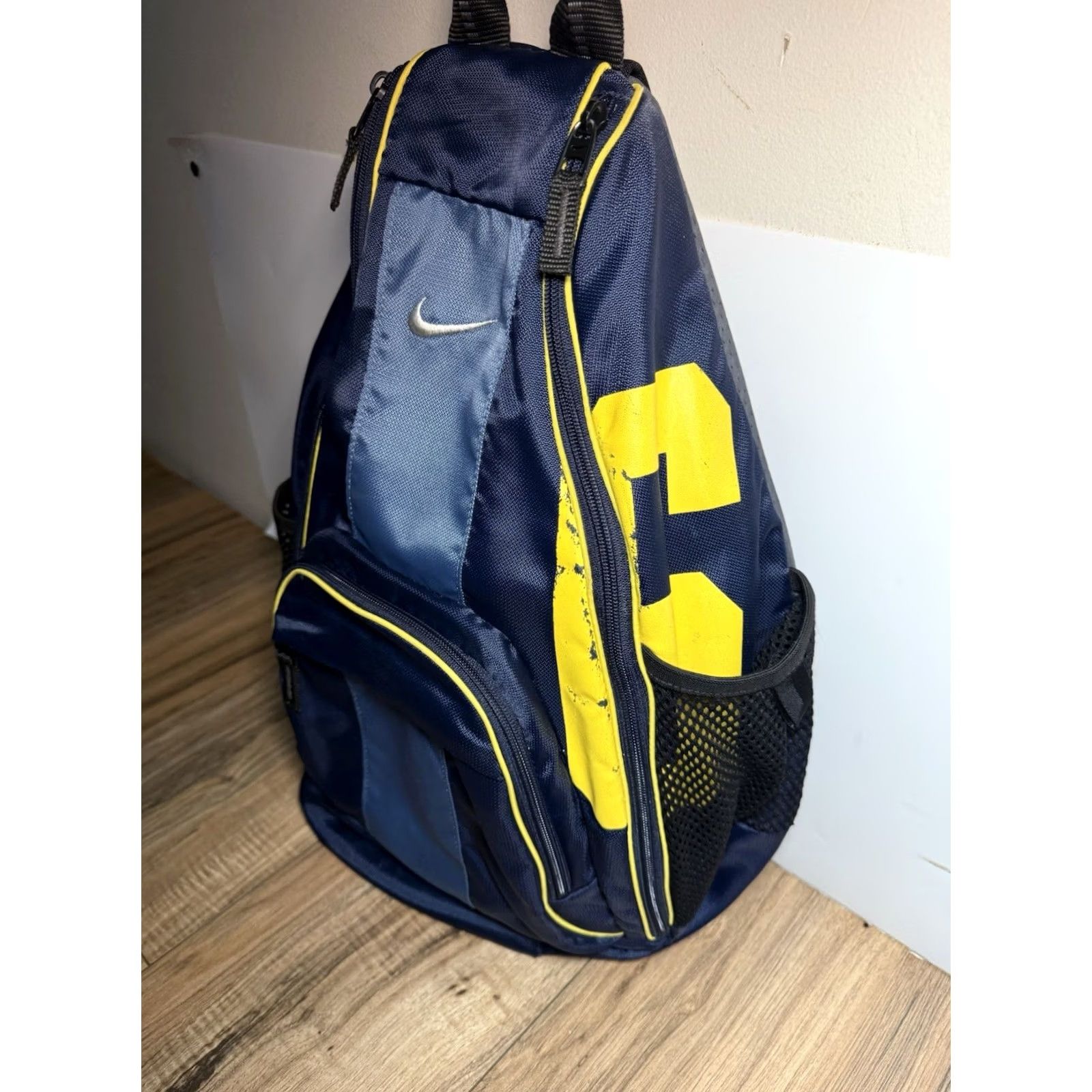 Nike VINTAGE Nike Air Varsity Mono 2 Backpack Bag Sling Shoulder Strap Mens Navy 18” Size ONE SIZE - 5 Thumbnail
