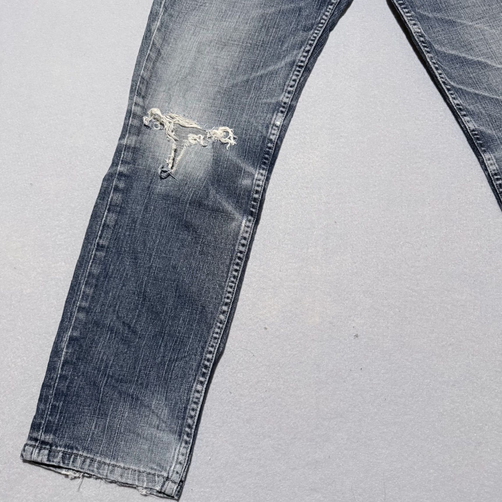 Levi's Levi's Jeans Men Blue Denim Distressed Low Rise Straight Zip Fly 32x28 Size US 32 / EU 48 - 4 Thumbnail