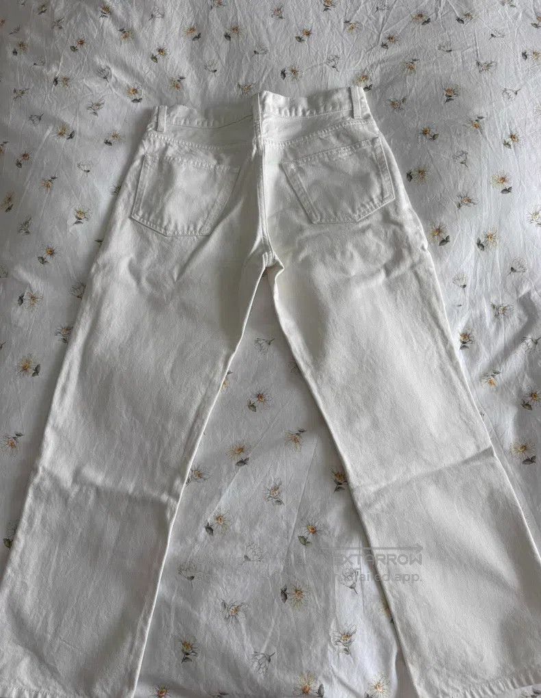 The Row The Row size 4 Cropped White Jeans Size 22" - 7 Thumbnail