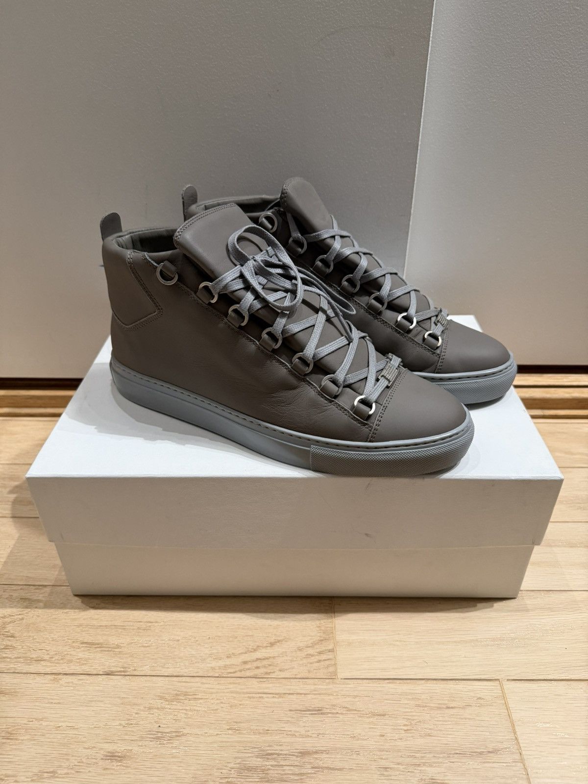 BALENCIAGA arena 42 くわっすとほげーた Balenciaga Balenciaga Arena 42 | Grailed