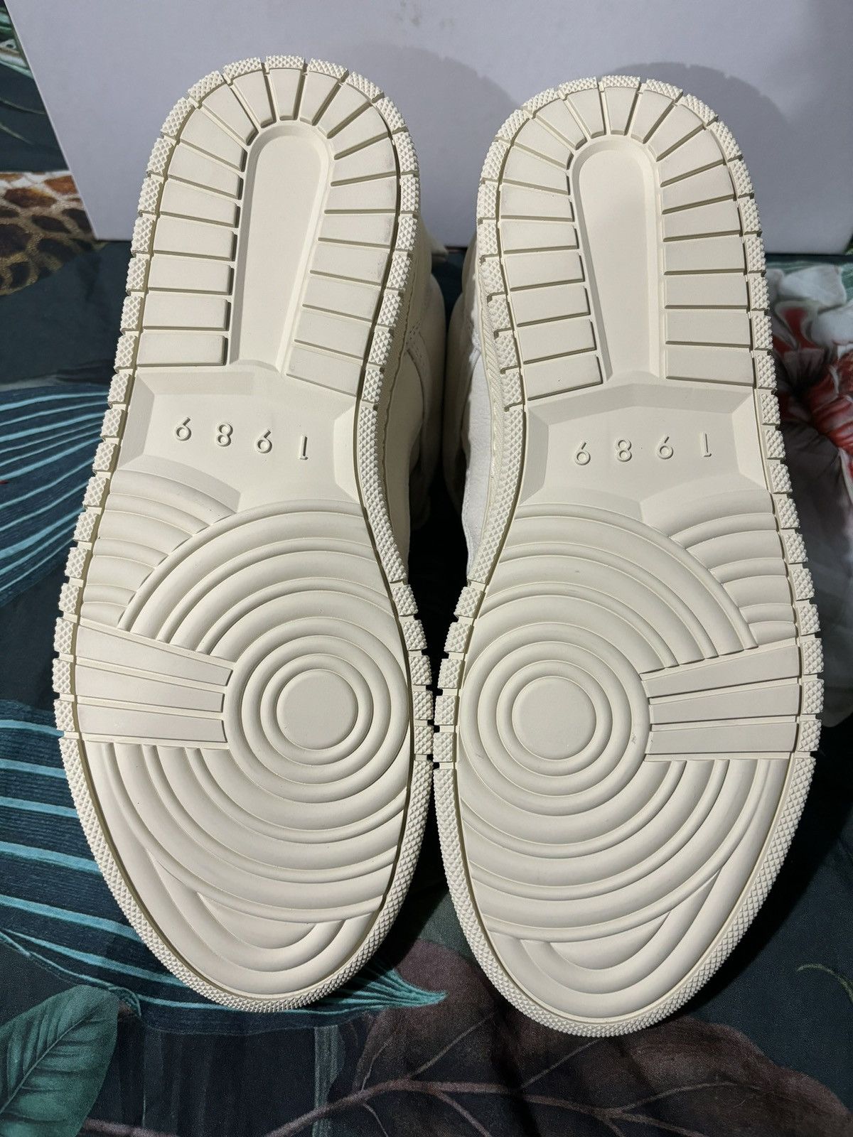 1989 STUDIO Skate Low V-2 White 1989 STUDIO Size US 10 / EU 43 - 5 Thumbnail
