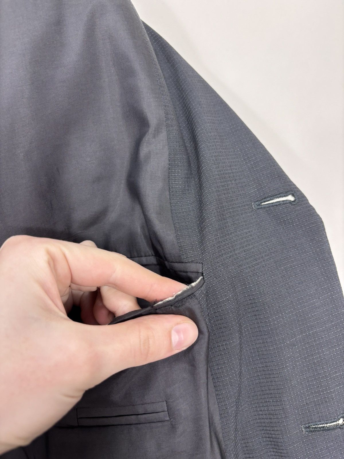 Hugo Boss Hugo Boss Men’s 2-Piece Textured Grey 120s Wool Suit Size 40R - 14 Thumbnail