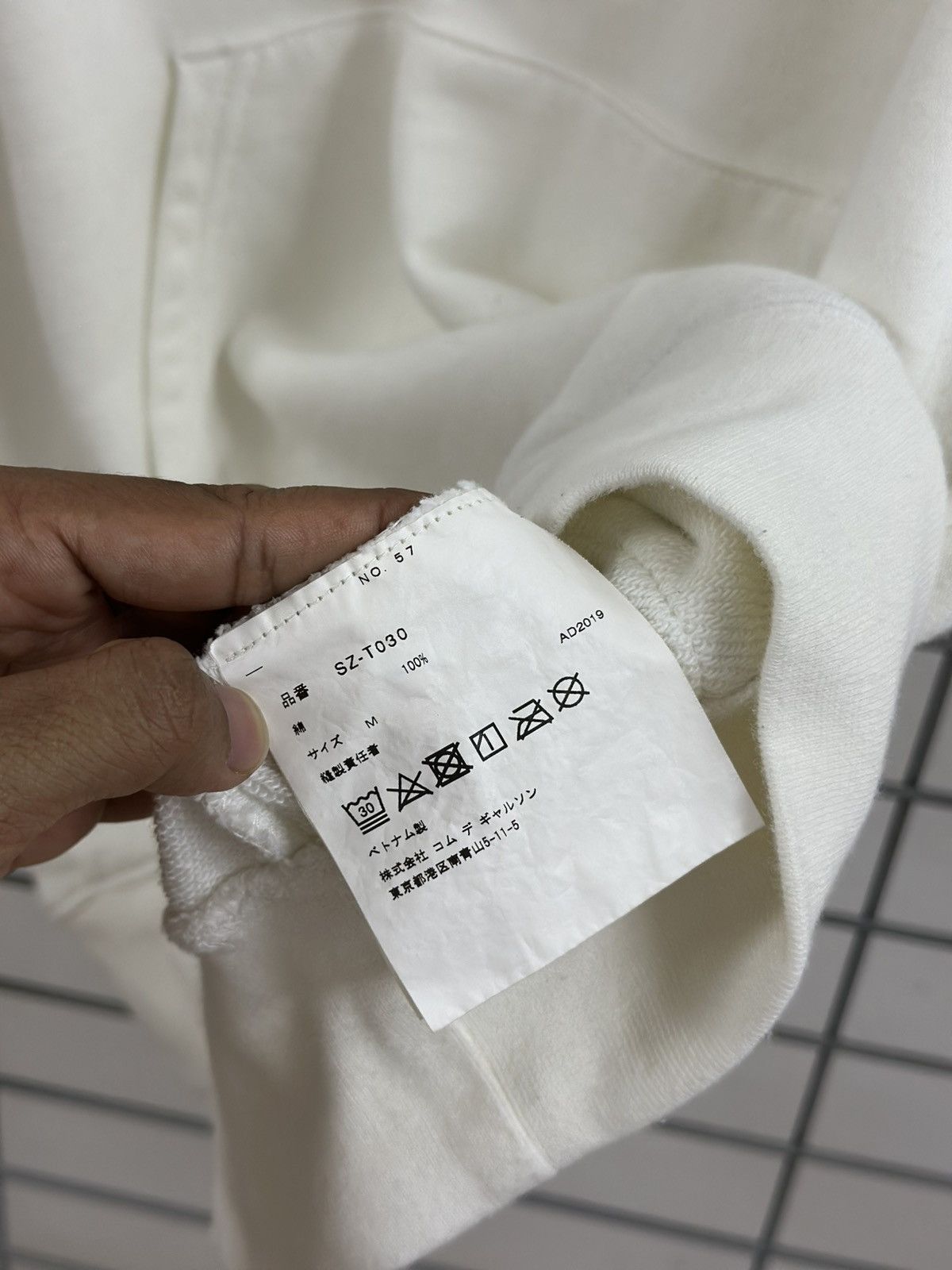 CDG by Comme des Garcons CDG Comme des Garcons AD2019 White Hoodie Size US M / EU 48-50 / 2 - 8 Thumbnail