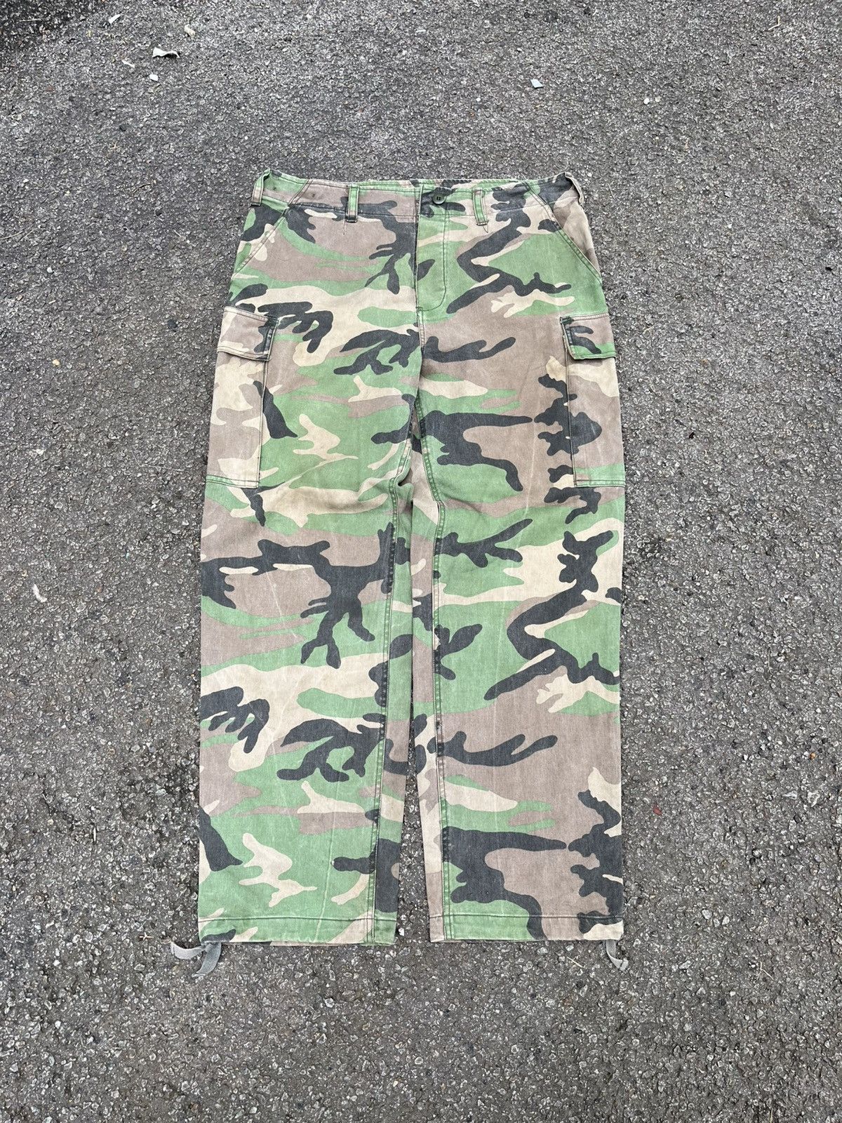Vintage Vintage 90s 1996 German Military Cargo Pants Army Camo Size US 36 / EU 52 - 1 Thumbnail