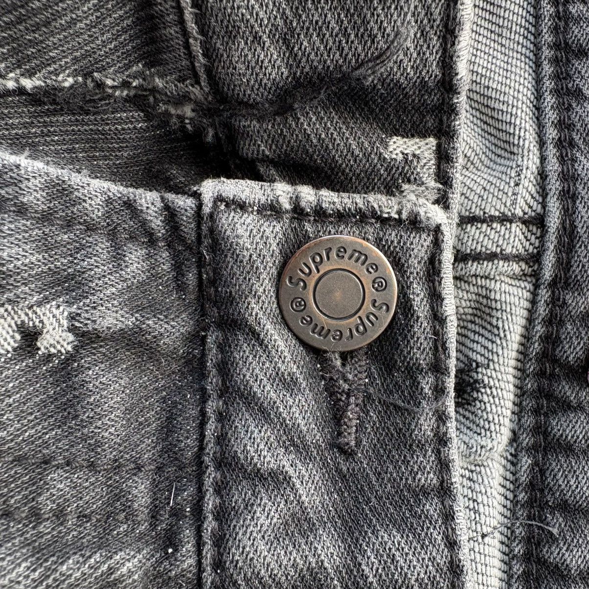 Supreme Supreme distressed all over logo jeans Size US 32 / EU 48 - 4 Thumbnail