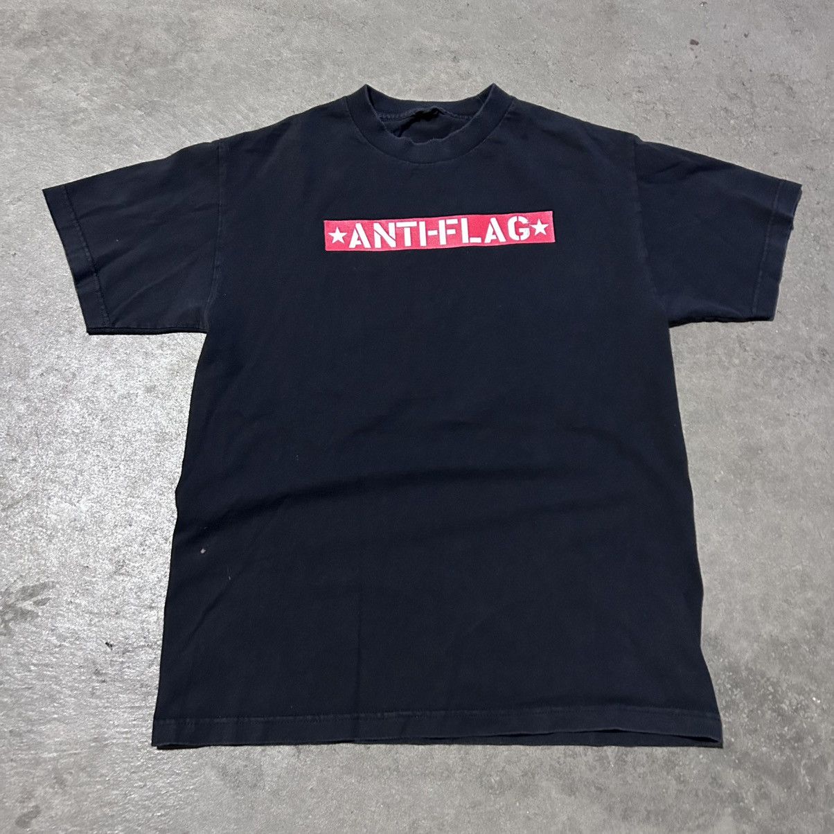 Gildan Vintage anti-flag punk band tee shirt Size US M / EU 48-50 / 2 - 1 Thumbnail