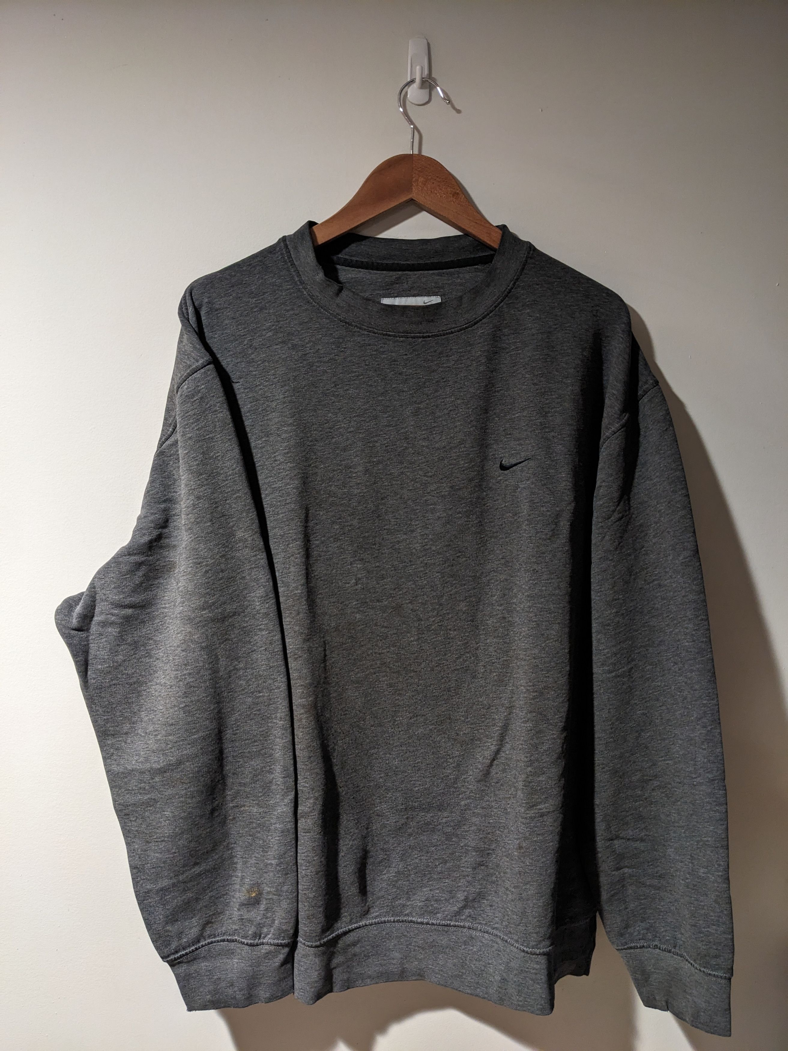 Nike Vintage Y2K Nike Mini Swoosh Essential Large Sweatshirt Size US L / EU 52-54 / 3 - 1 Thumbnail