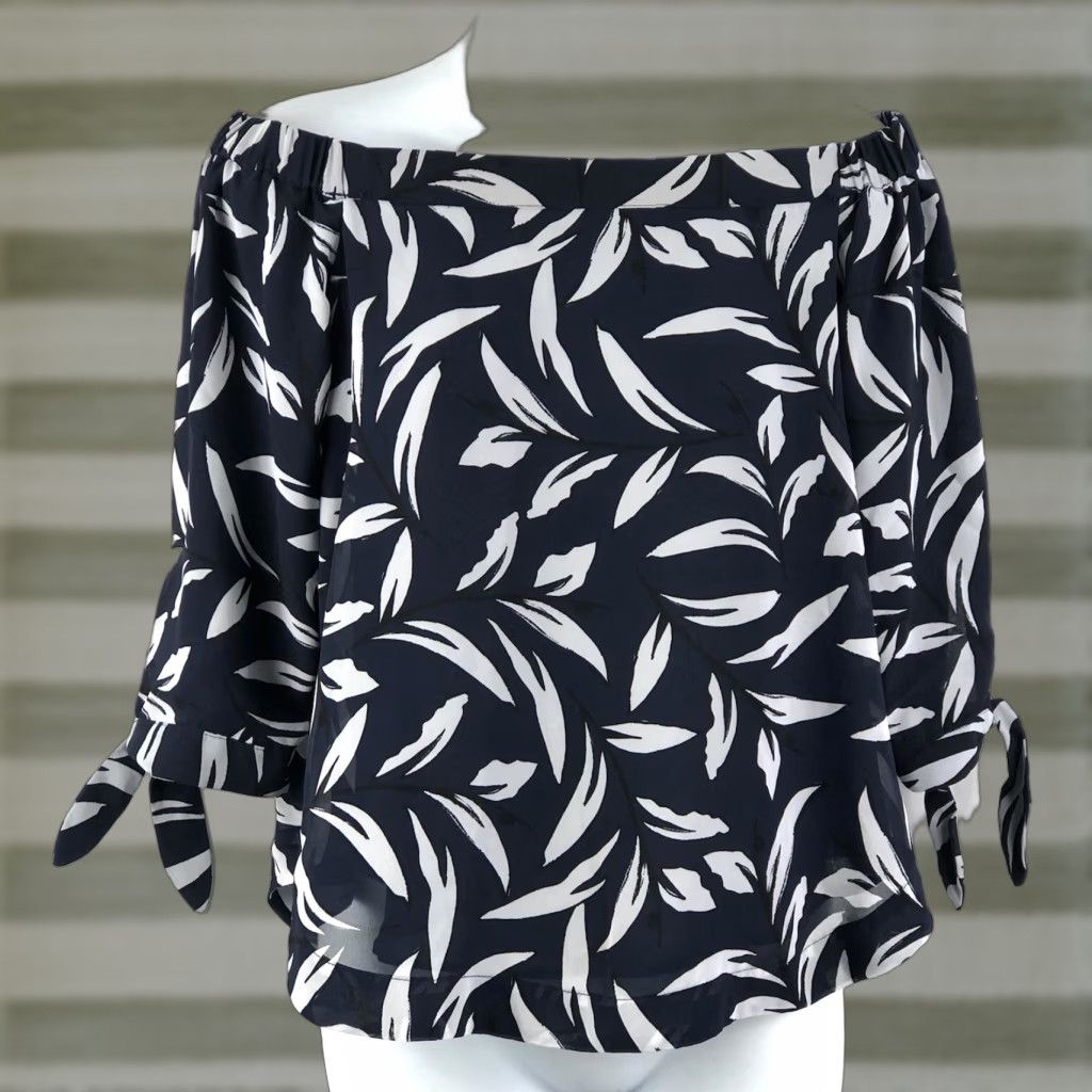 Ann Taylor Ann Taylor Off Shoulder Chiffon Top XS Blue/white Geometric 3/4 Sleeve Tie Accent Flowy Shirt Womens XS Blue Geometric Off Shoulder Chiffon Top Size XS / US 0-2 / IT 36-38 - 1 Thumbnail