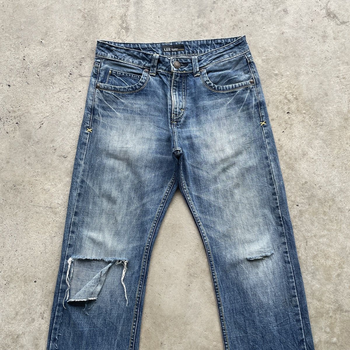 Japanese Brand Vintage Lee Japan Ripped Faded Distressed Jeans Pants W33 Size US 33 - 3 Thumbnail