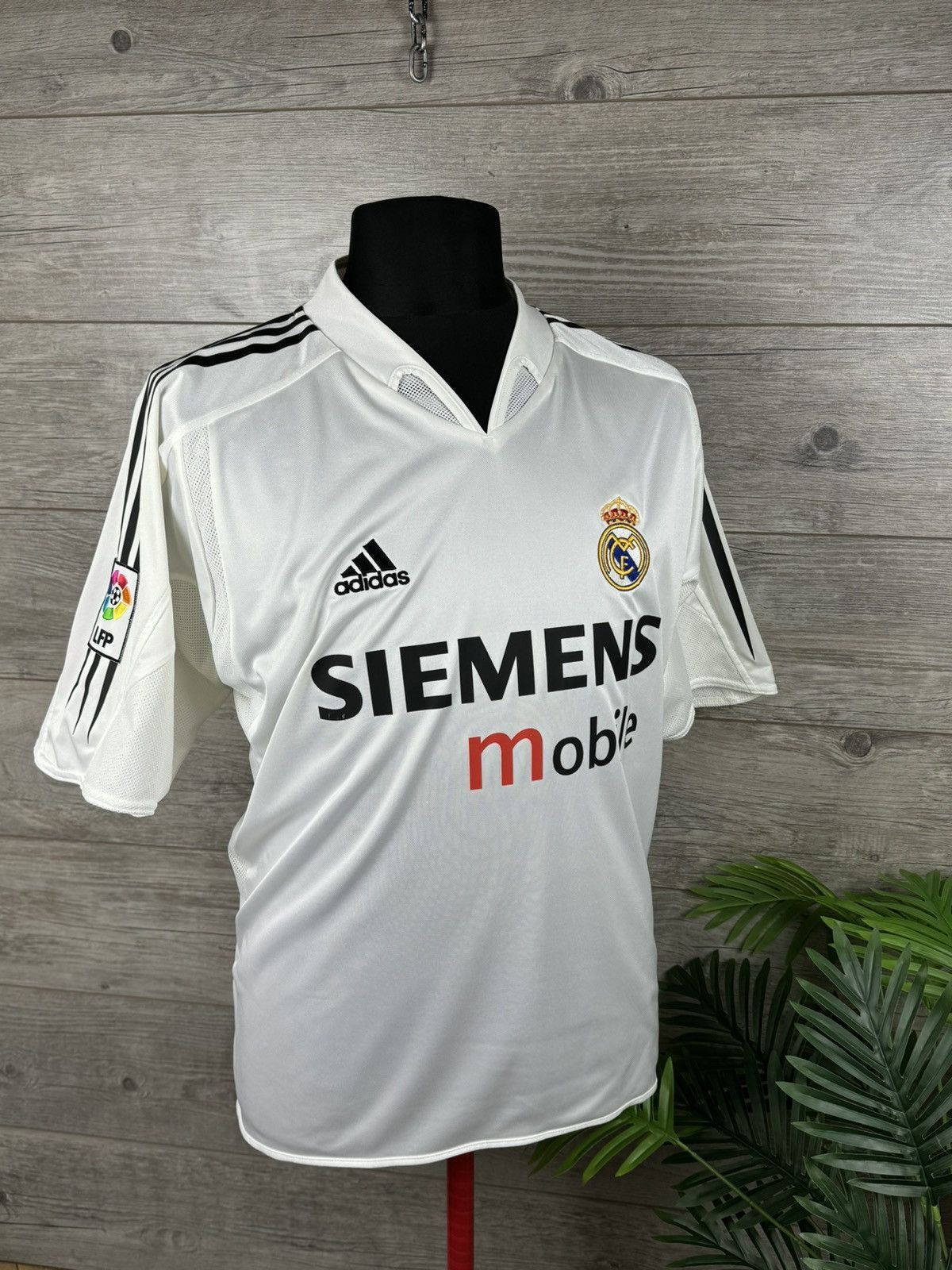ADIDAS REAL MADRID SOCCER JERSEY VINTAGE 2004 #9 PICKFORD