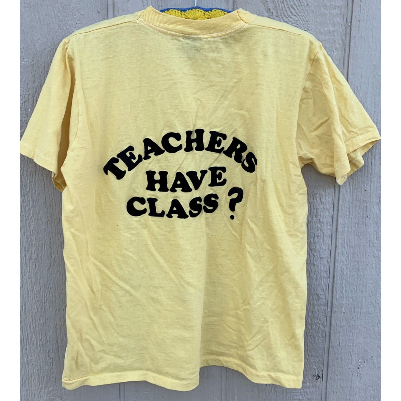 Vintage VINTAGE TEACHERS HAVE CLASS Iron On Letters T Shirt Single Stitch Heavy Size XL Mens Yellow 100% Cotton Size US XL / EU 56 / 4 - 7 Thumbnail