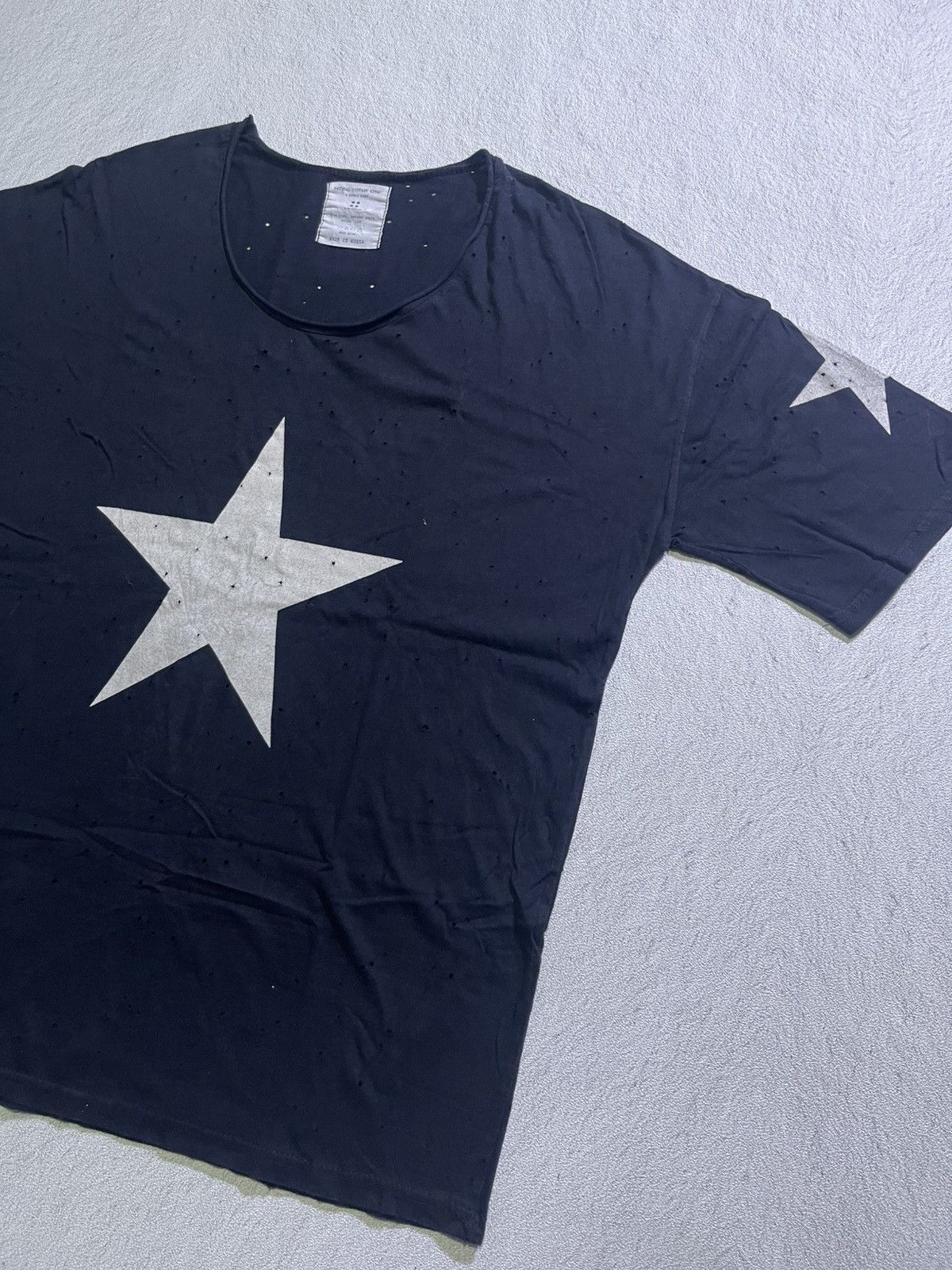 Hysteric Glamour Y2K NATURAL VINTAGE short t-shirt with small hole motif Size US L / EU 52-54 / 3 - 2 Thumbnail