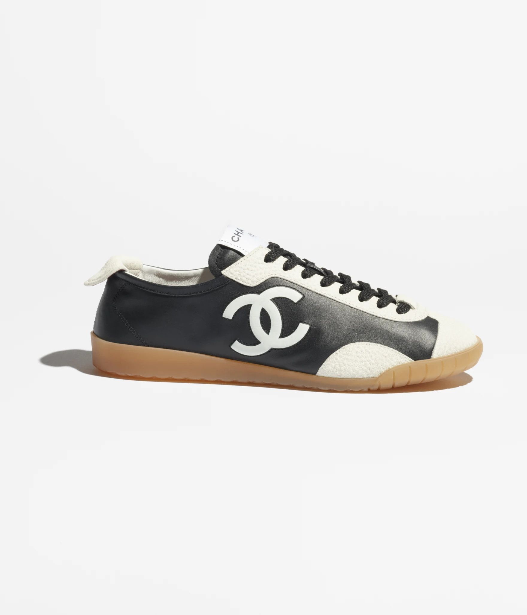 Chanel 26P White Leather Suede CC Logo Runner Trainer Sneaker 39 Size US 9 / IT 39 - 1 Thumbnail